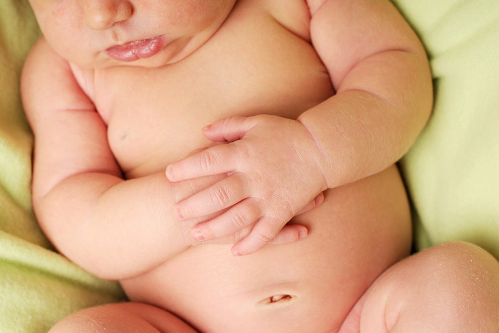Baby-holding-tummy Baby-holding-tummy