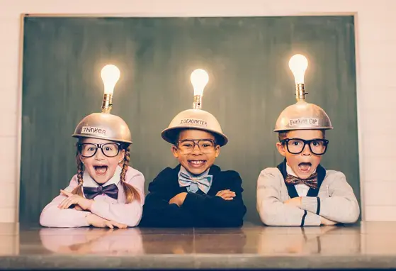 Kids-with-lightbulbs