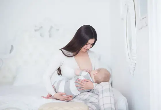 breastfeeding-mother